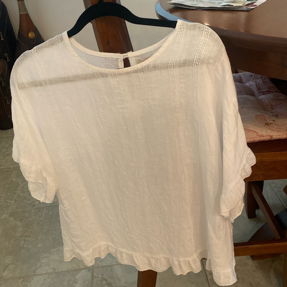 Linen shirt. Made in Italy. Small but runs large, more like Medium